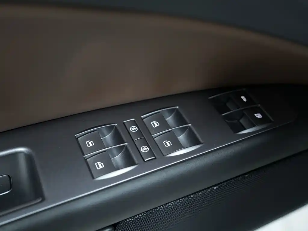 Volkswagen Phaeton — миниатюра 8