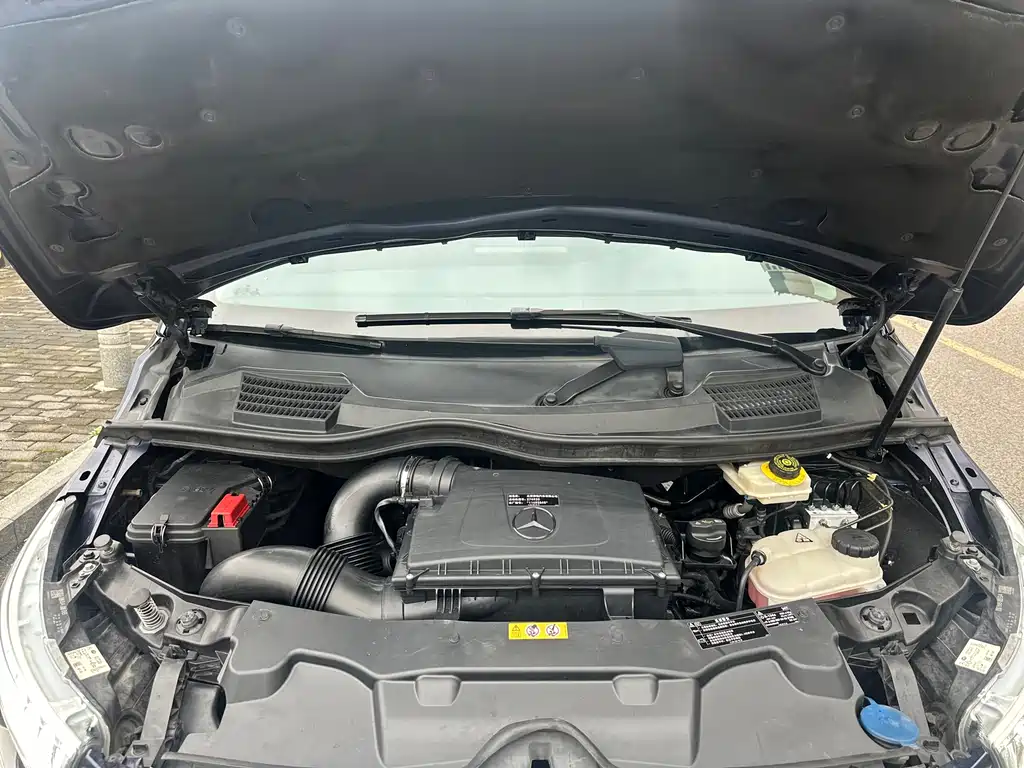 MERCEDES-BENZ V CLASS