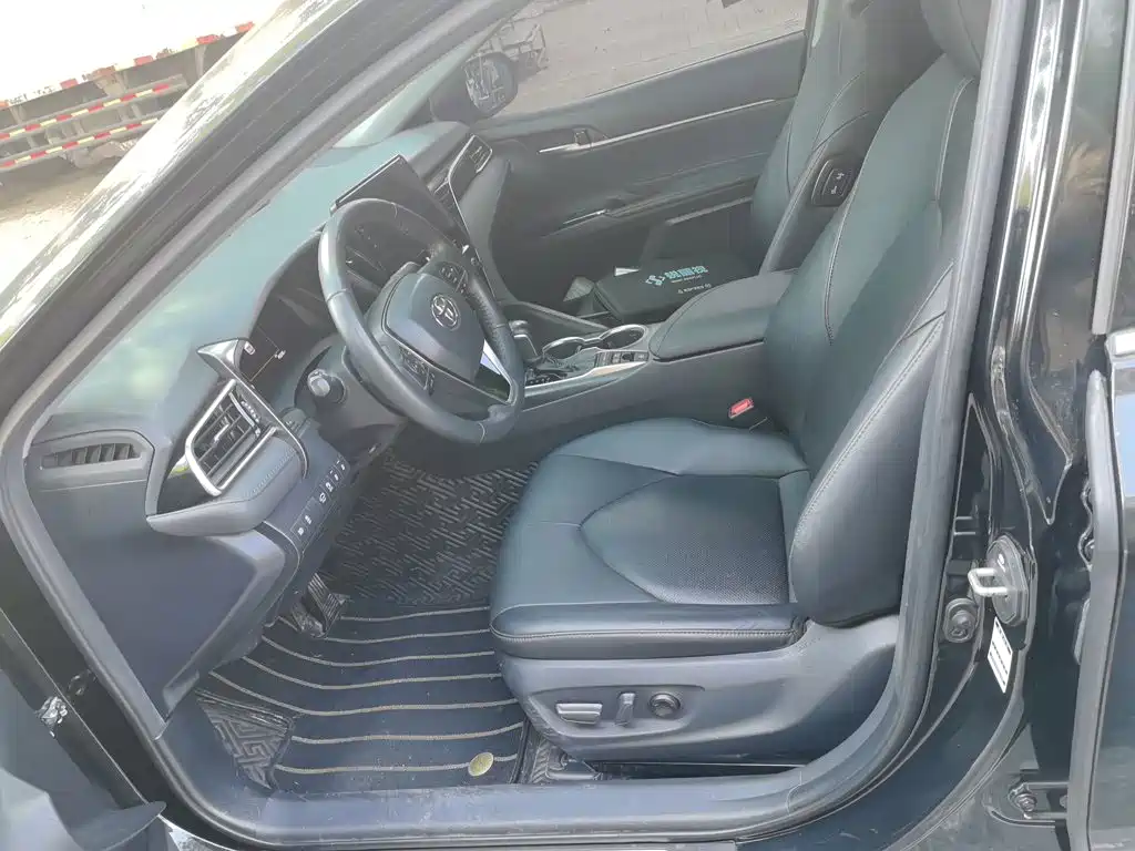 Toyota Camry — миниатюра 11