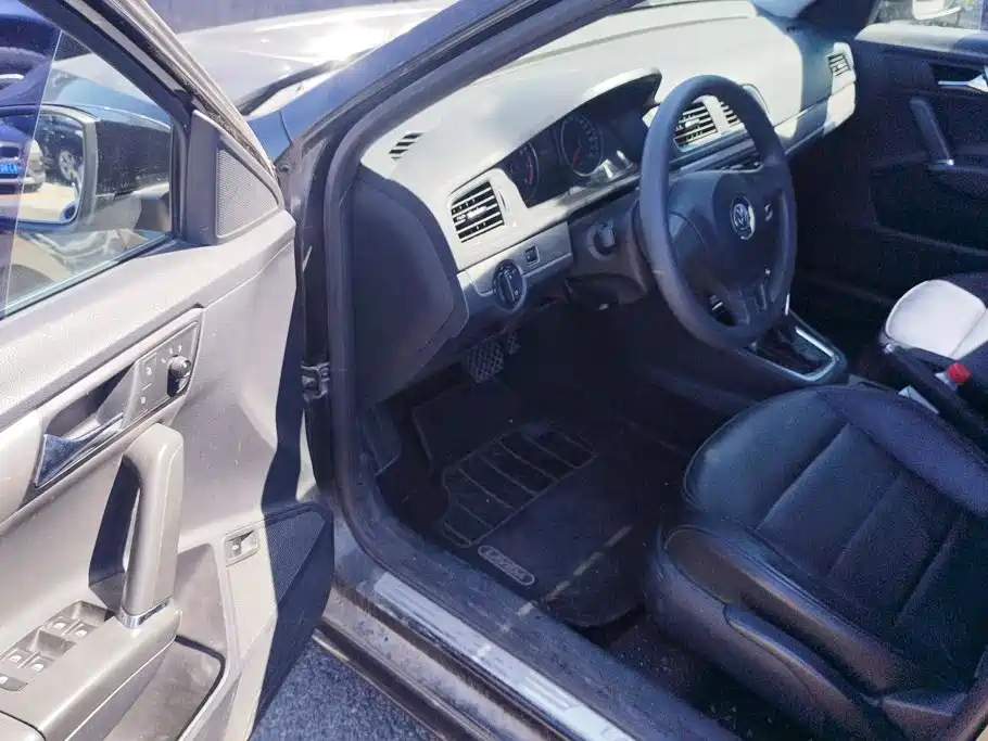 Volkswagen Lavida — миниатюра 7