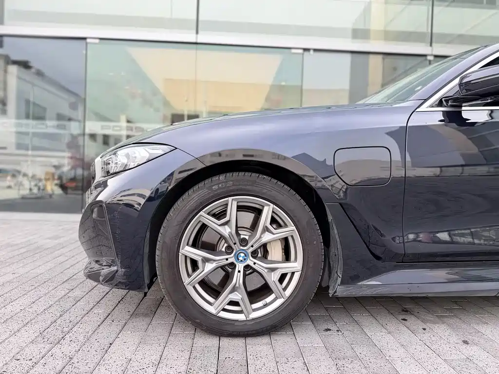BMW i3 2024 eDrive 35 L