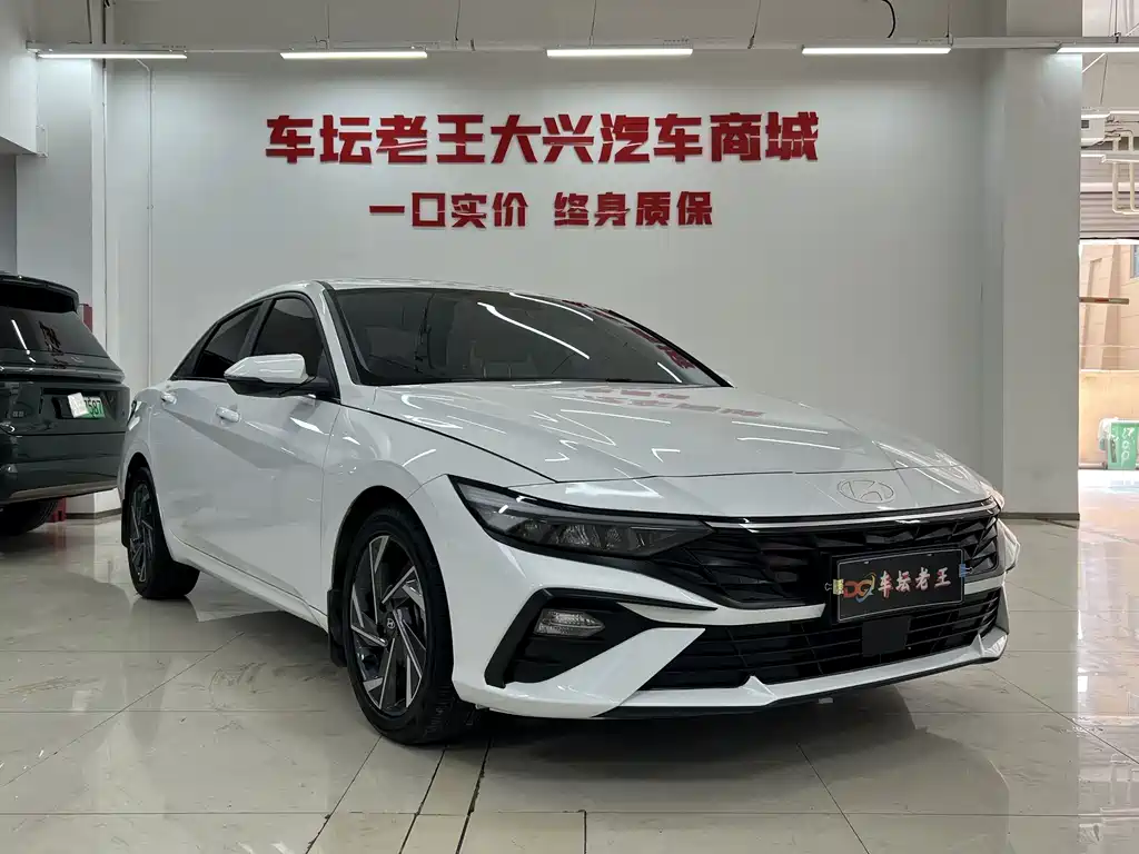 Hyundai Elantra — миниатюра 3