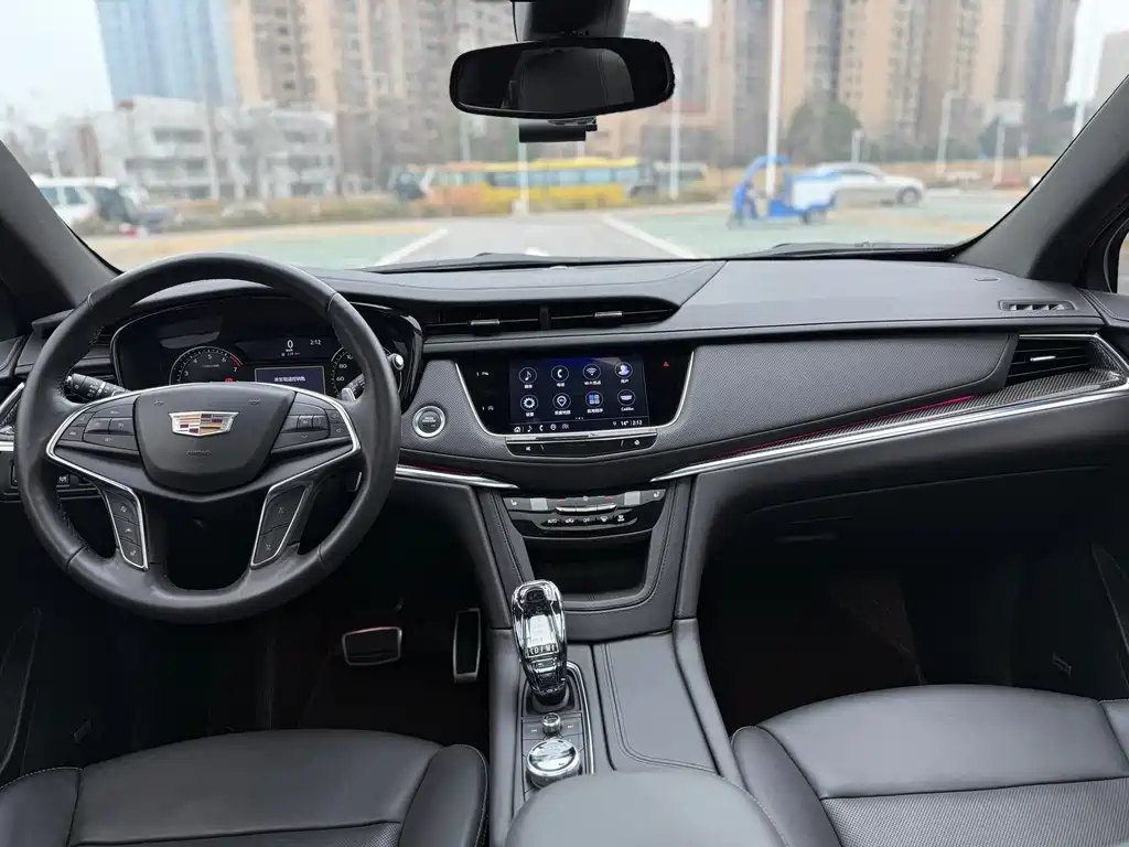 CADILLAC XT5