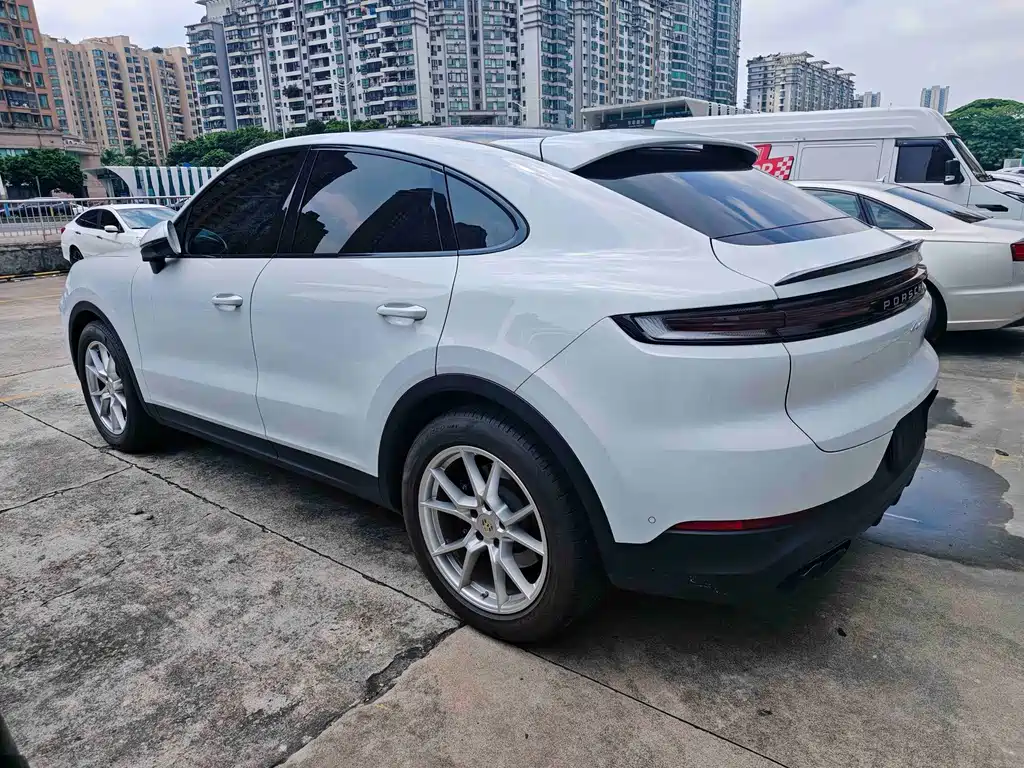 Porsche Cayenne — миниатюра 4