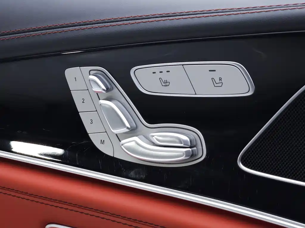 Mercedes-Benz AMG GT — миниатюра 11