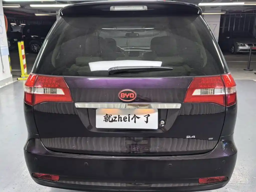 BYD M6 — миниатюра 10