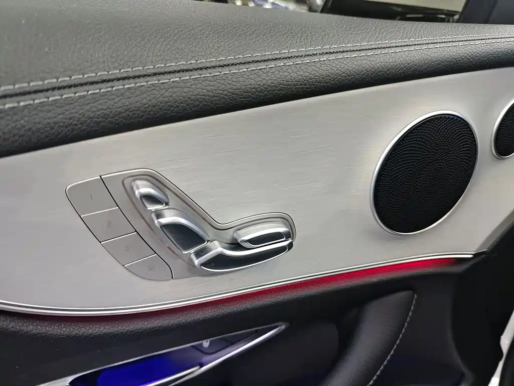 Mercedes-Benz E-Class (Import) — миниатюра 13