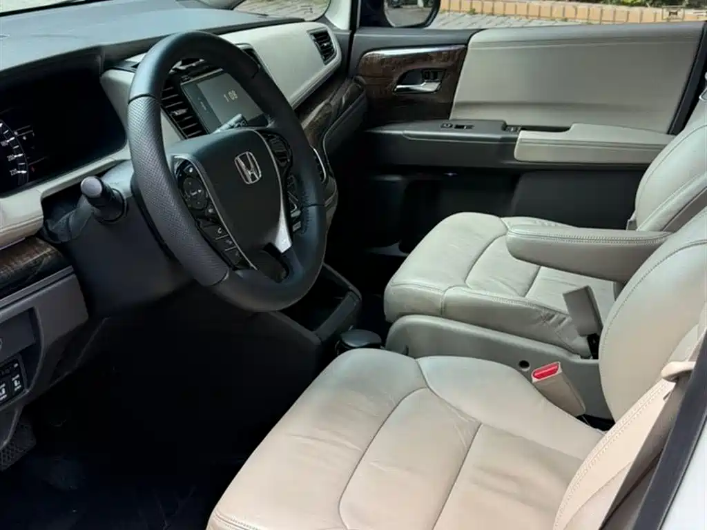 Honda Odyssey 2015 2.4L Luxury