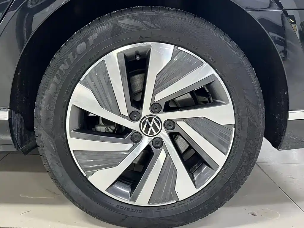 VOLKSWAGEN MAGOTAN GTE PLUG IN HYBRID