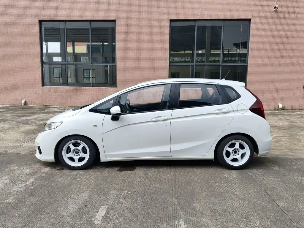 Honda Fit — миниатюра 5