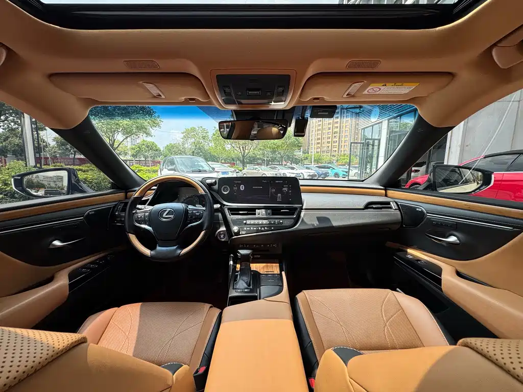 Lexus ES — миниатюра 9