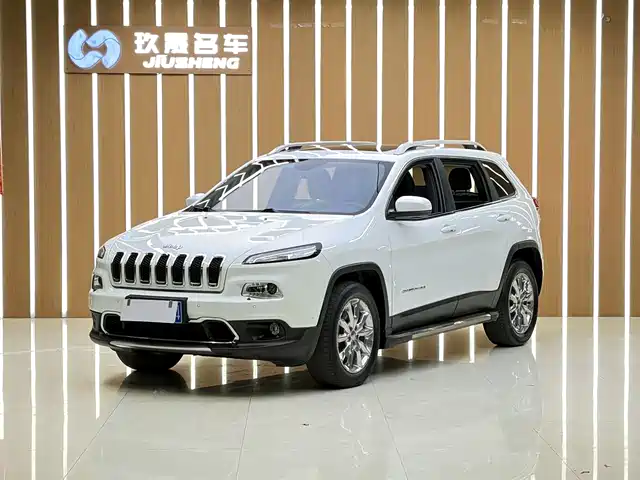 JEEP FREE LIGHT 2017