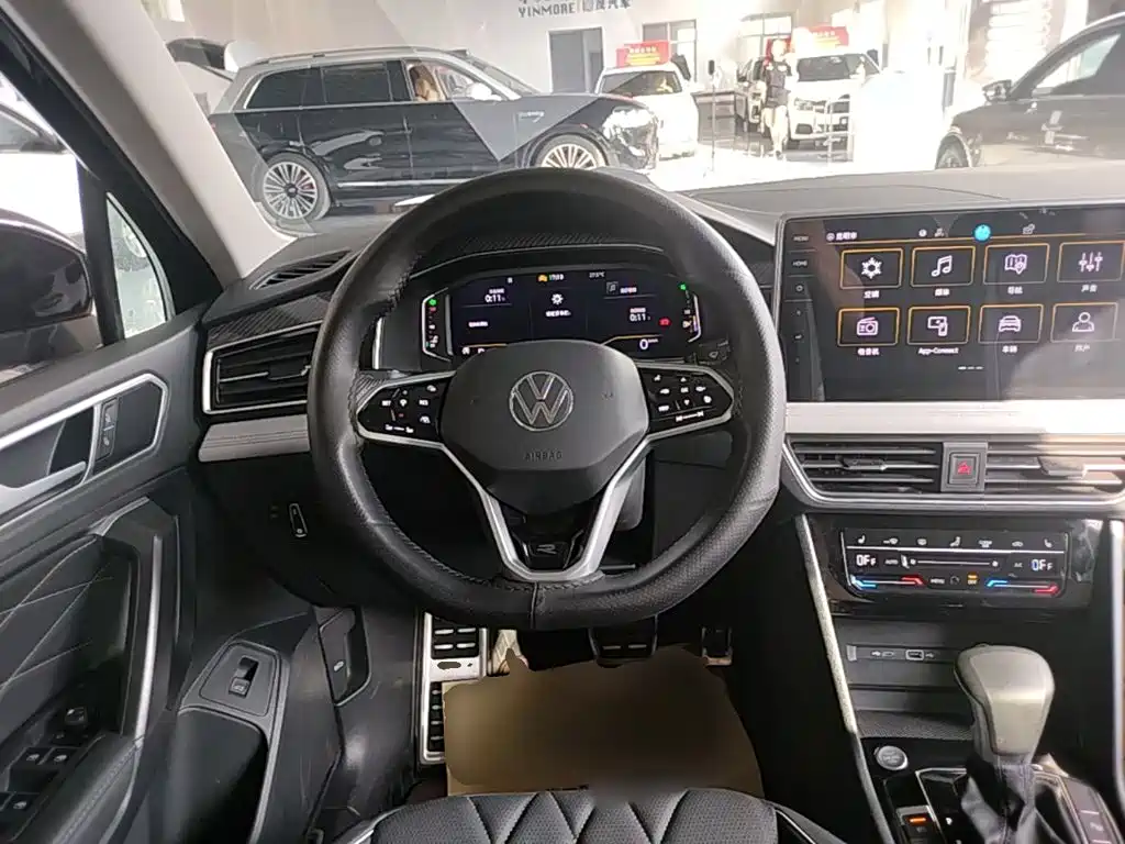 Volkswagen Tiguan L — миниатюра 11