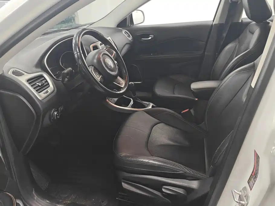 Jeep Compass — миниатюра 9