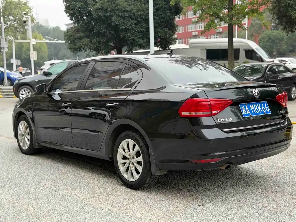 Volkswagen Lavida — миниатюра 6