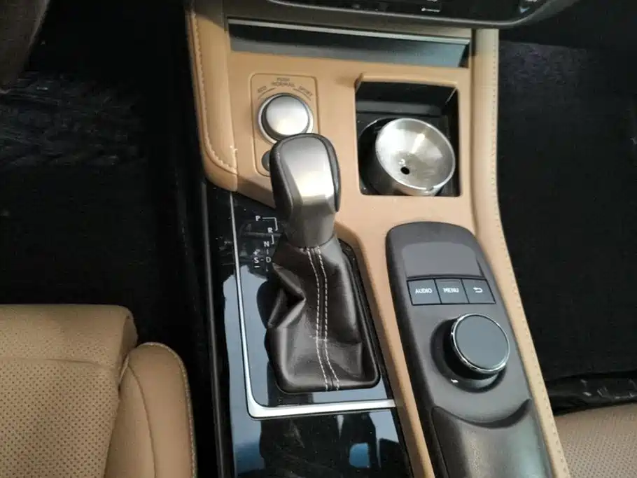 Lexus ES — миниатюра 16