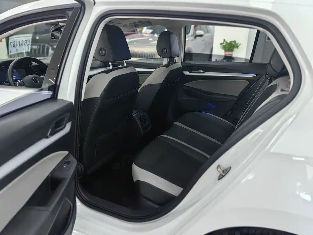 Volkswagen Golf — миниатюра 11