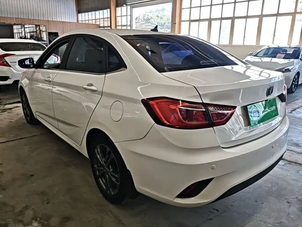 Changan Eado DT — миниатюра 5