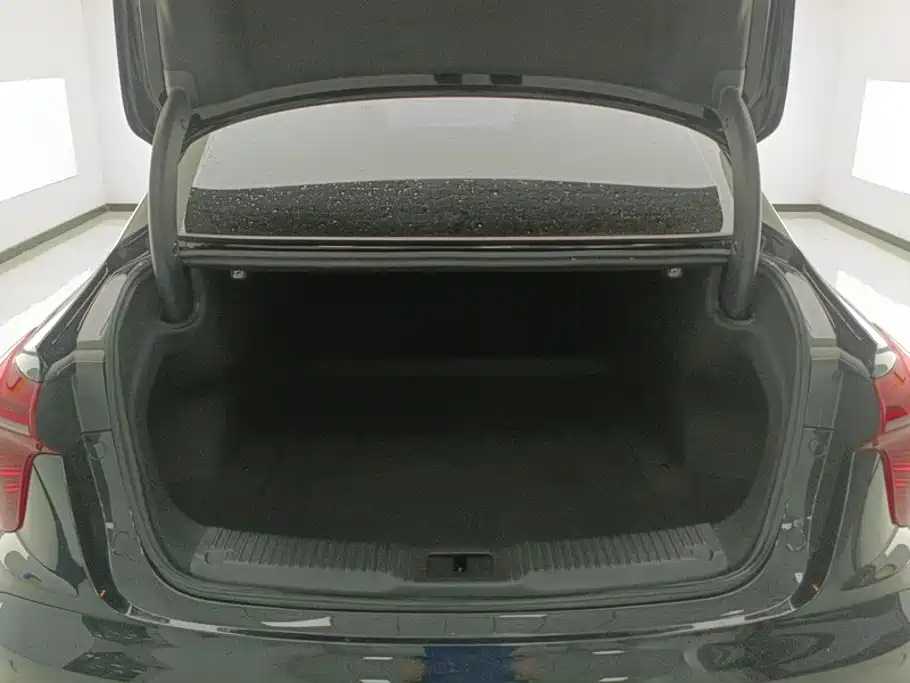 Hongqi Hongqi H5 — миниатюра 4