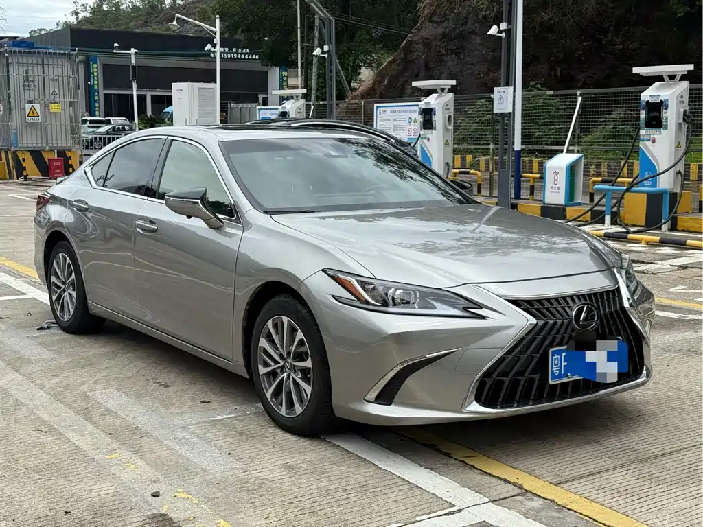 Lexus ES — миниатюра 3
