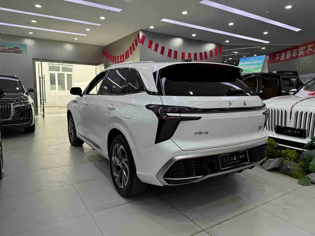 Hongqi Hongqi HS3 PHEV — миниатюра 11