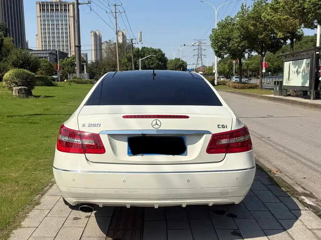 Mercedes-Benz E-Class (Import) — миниатюра 8