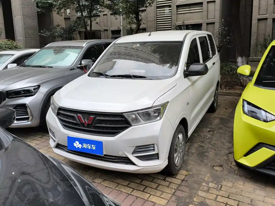 Wuling Hongguang — миниатюра 2