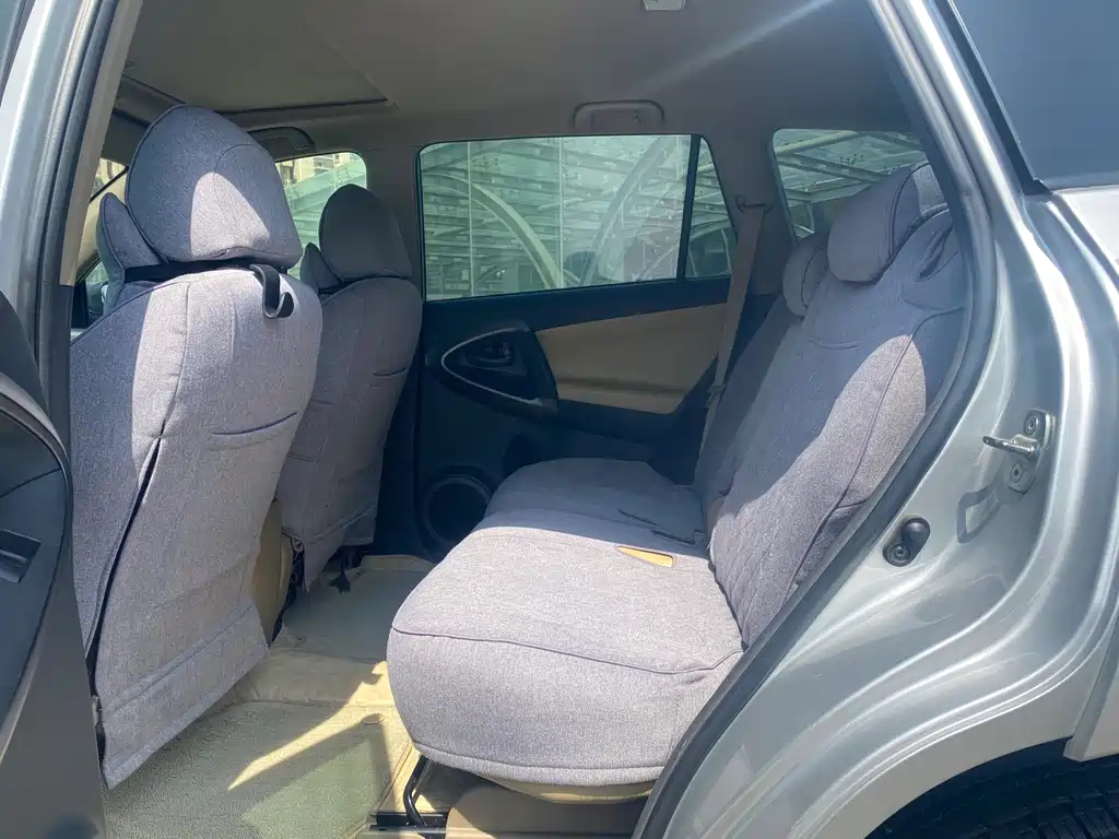 Toyota RAV4 2013 2.0L AT