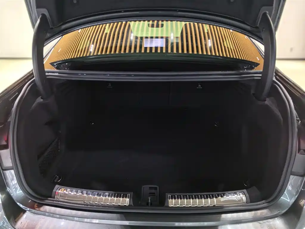 Audi A5L — миниатюра 7