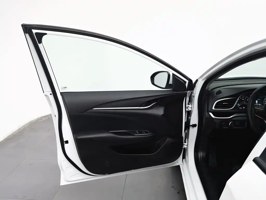 Buick Excelle — миниатюра 8