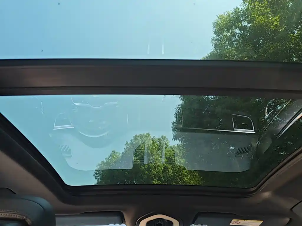 Porsche Macan — миниатюра 18