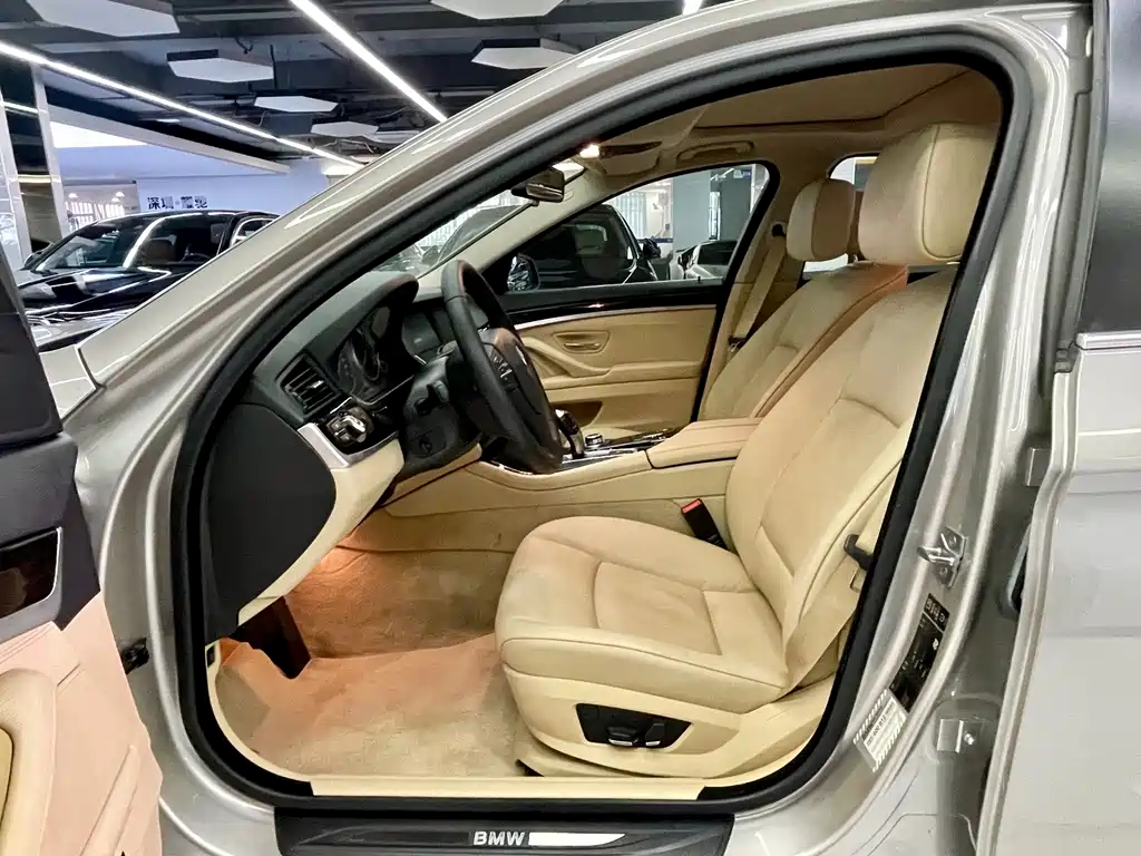 BMW 5 Series — миниатюра 5