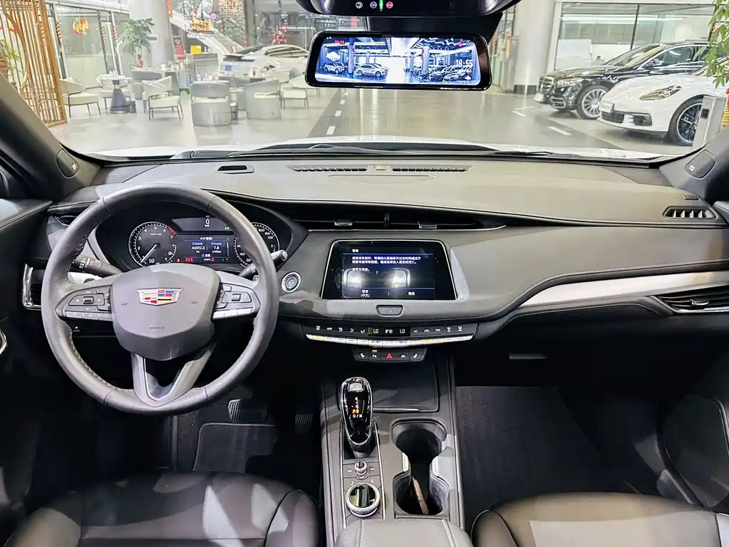 Cadillac XT4 — миниатюра 5