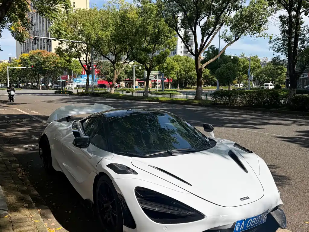 McLaren 720S — миниатюра 3
