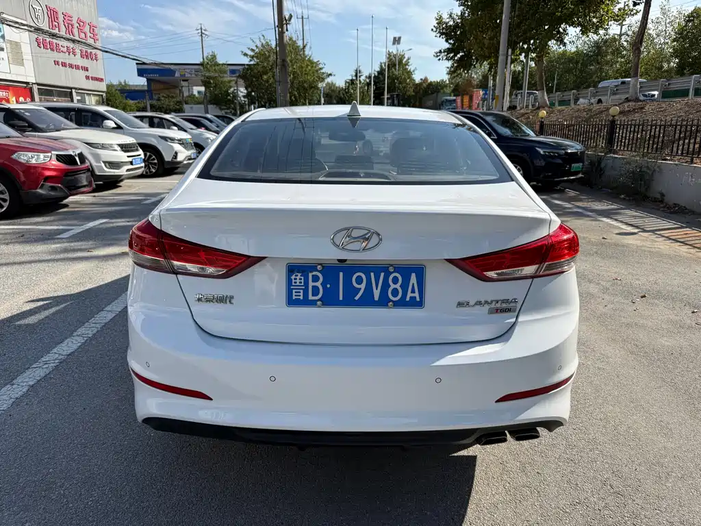 Hyundai Elantra — миниатюра 5