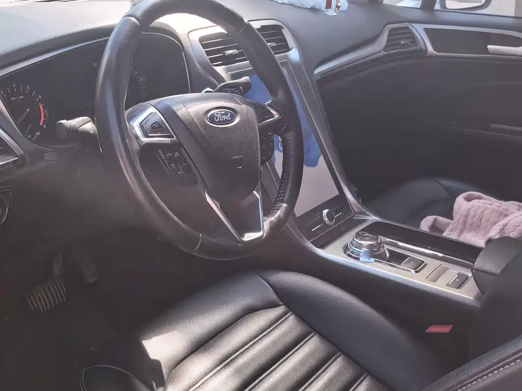 Ford Mondeo — миниатюра 2
