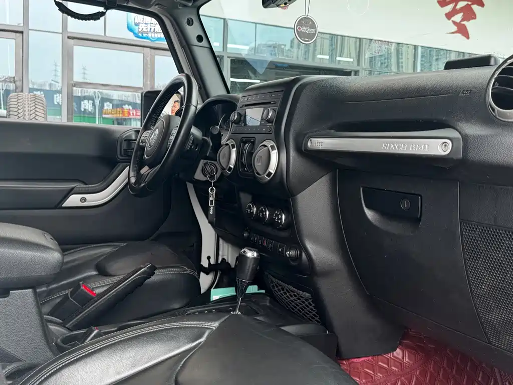 Jeep Wrangler — миниатюра 5