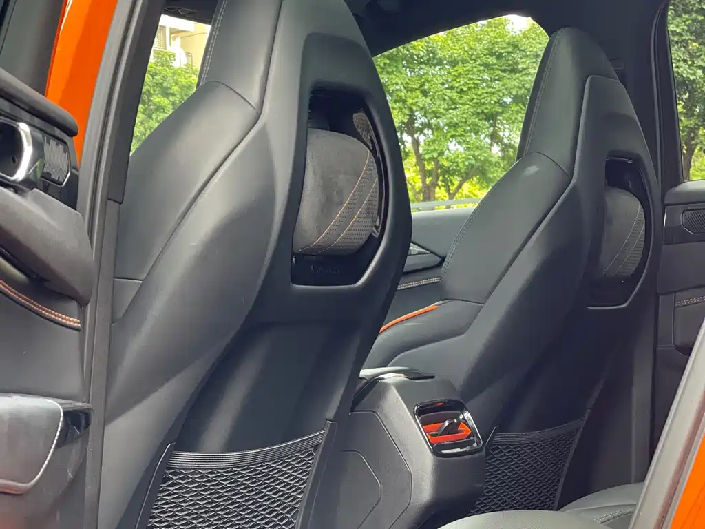 LYNK & CO. 02 HATCHBACK