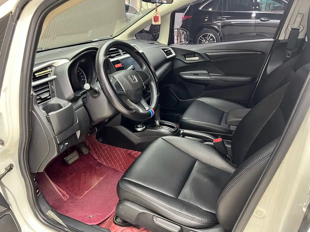 Honda Fit — миниатюра 9