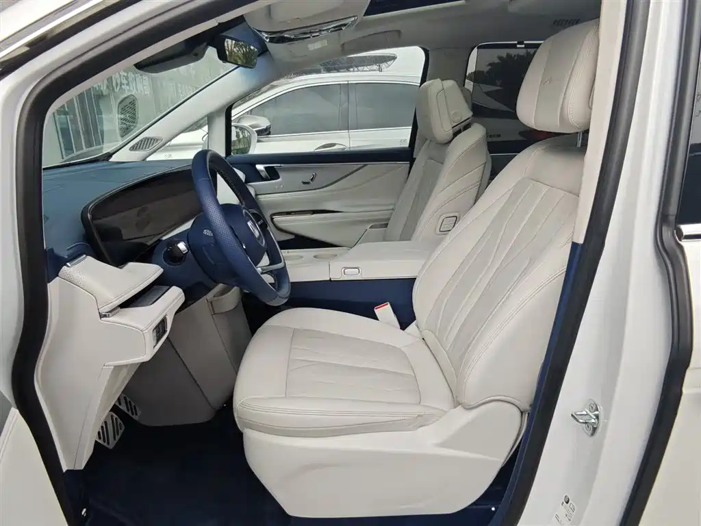 BUICK GL8 NEW ENERGY