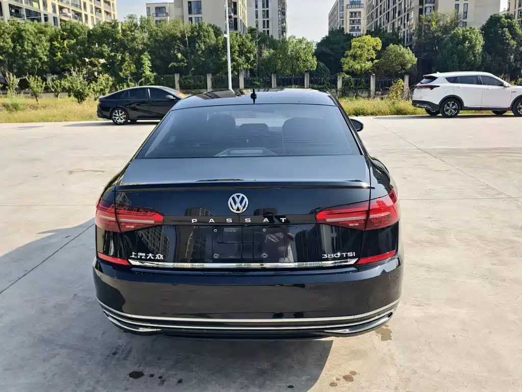 Volkswagen Passat — миниатюра 4