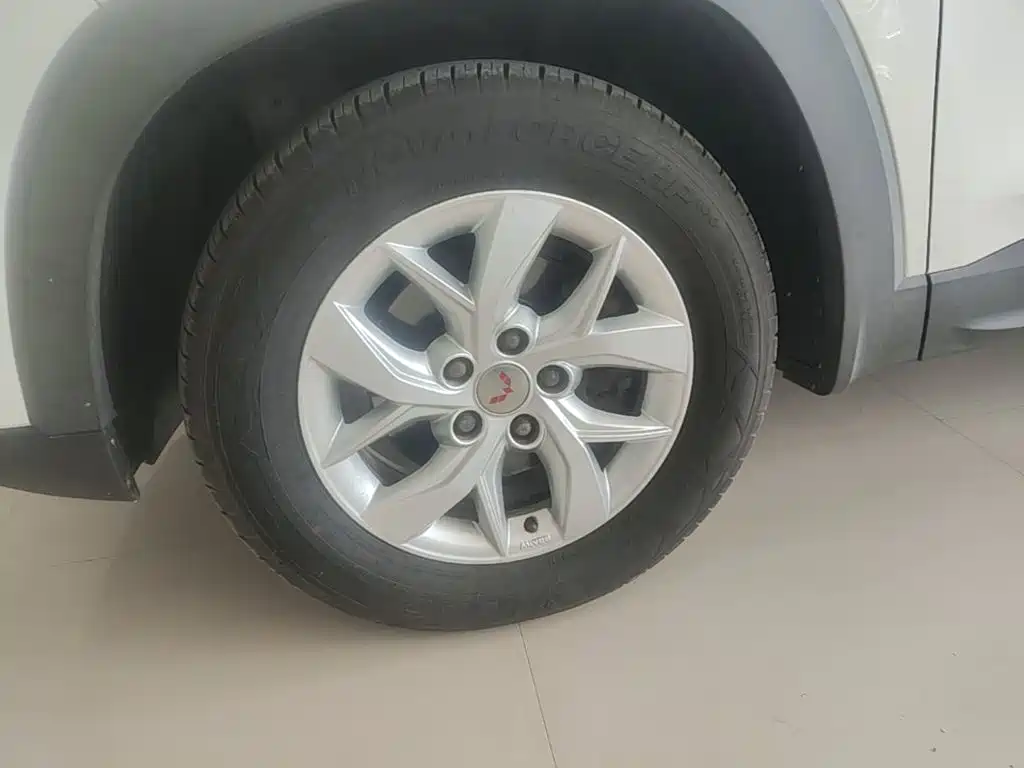 Wuling Hongguang S3 — миниатюра 23