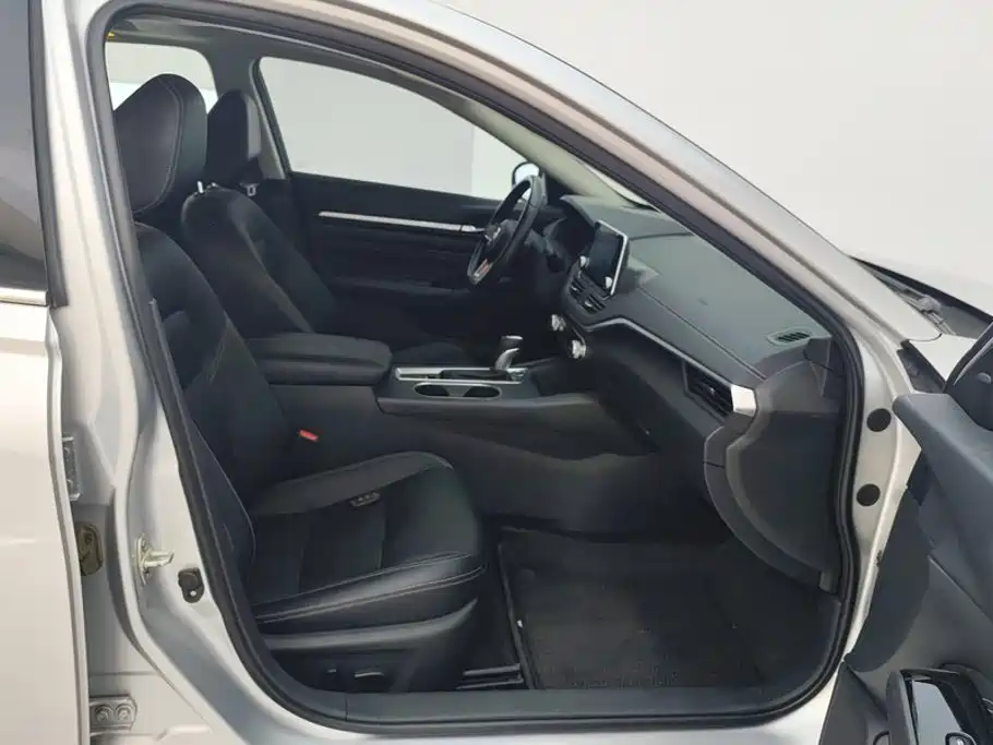 Nissan Teana — миниатюра 8