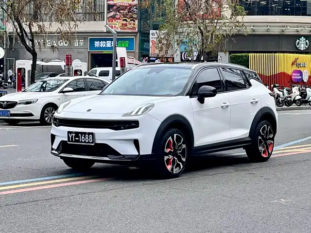 2022 Lynk & Co 06