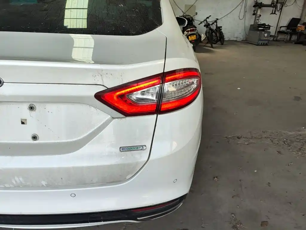 Ford Mondeo — миниатюра 8