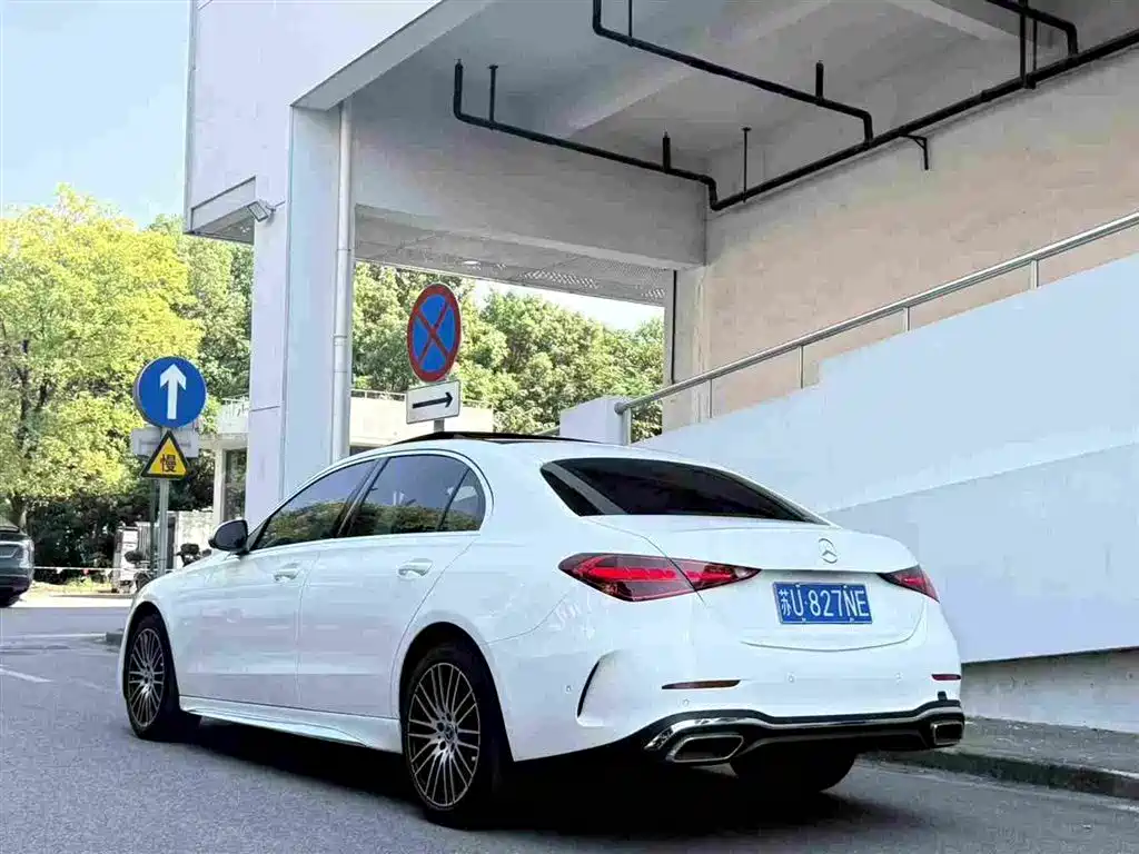 Mercedes-Benz C-Class — миниатюра 3