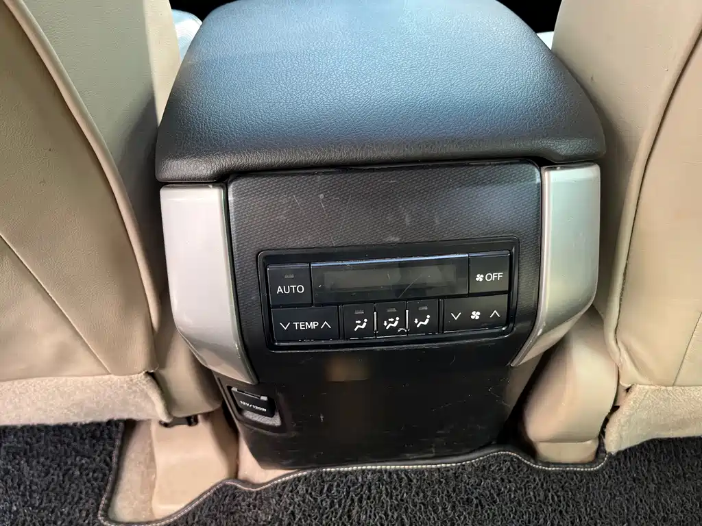 Toyota Prado — миниатюра 9
