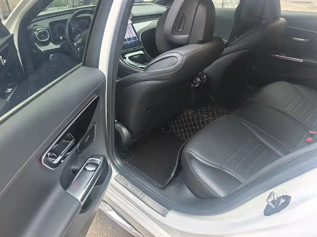 Mercedes-Benz C-Class — миниатюра 9