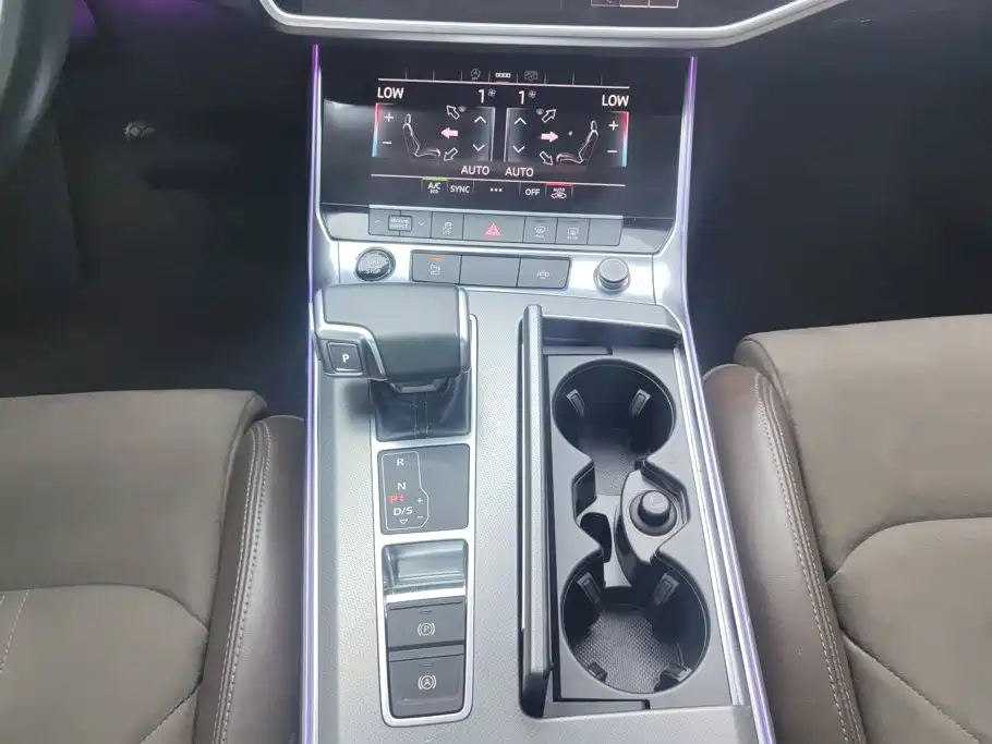 Audi A7L — миниатюра 16