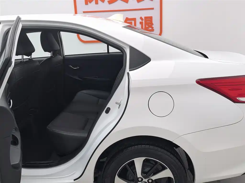 TOYOTA YARIS L TO ENJOY